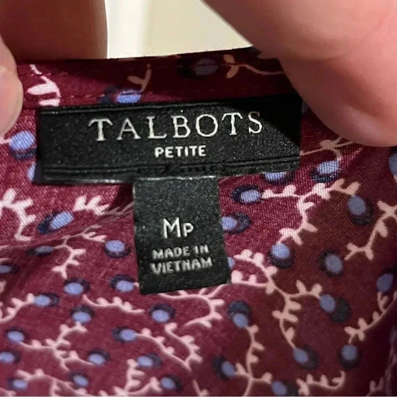 Talbots POET SLEEVE WRAP TOP - CURLY
ROSES medium petite - Picture 4 of 9